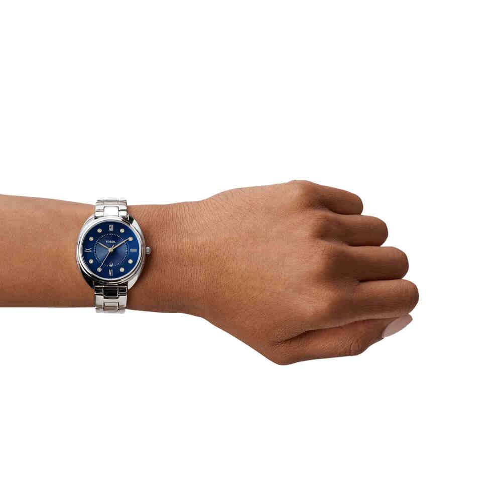 Gabby Three-Hand Date